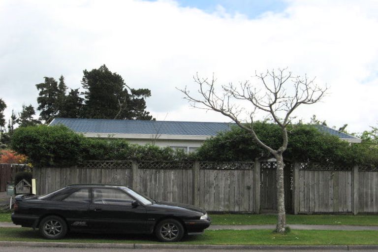 Photo of property in 41 Aquarius Drive, Kawaha Point, Rotorua, 3010