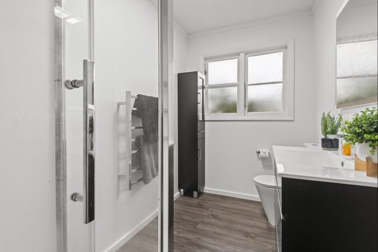 Photo of property in 11 Moray Place, Highbury, Palmerston North, 4412