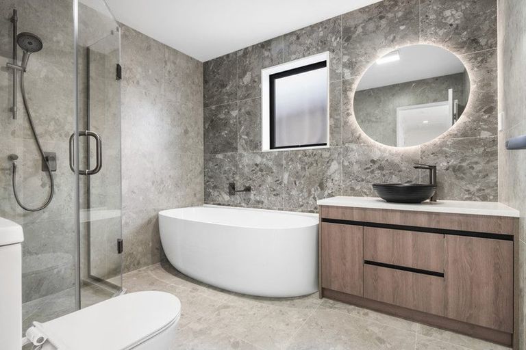 Photo of property in 24a Scarlock Avenue, Browns Bay, Auckland, 0630