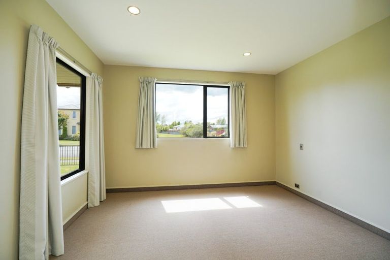 Photo of property in 111 Govan Drive, Te Anau, 9600