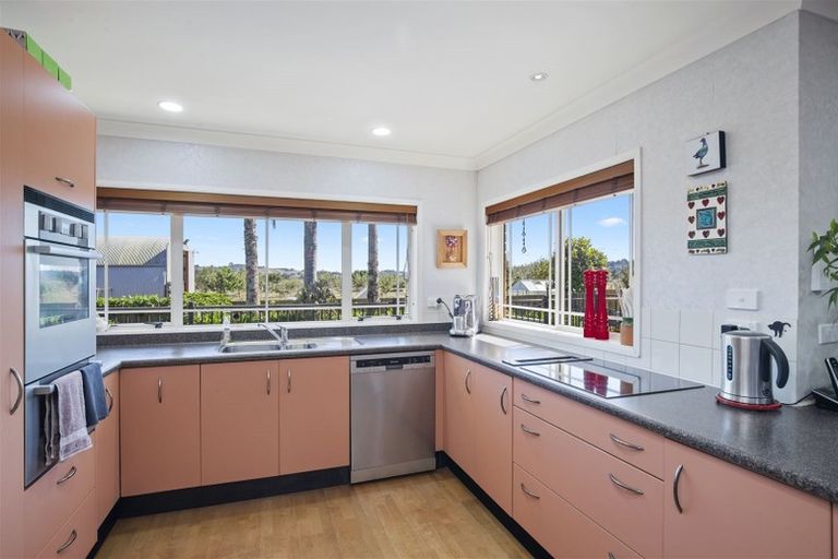 Photo of property in 398 Airfield Road, Ardmore, Papakura, 2582