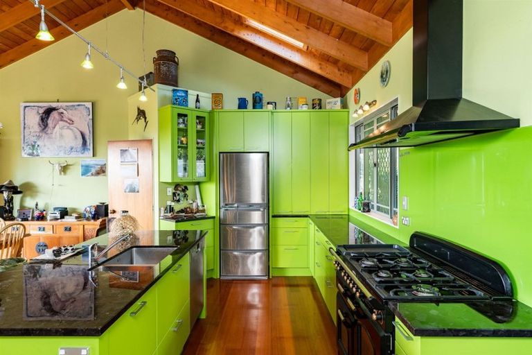 Photo of property in 212 Staniforth Road, Kaiwaka, Wellsford, 0975