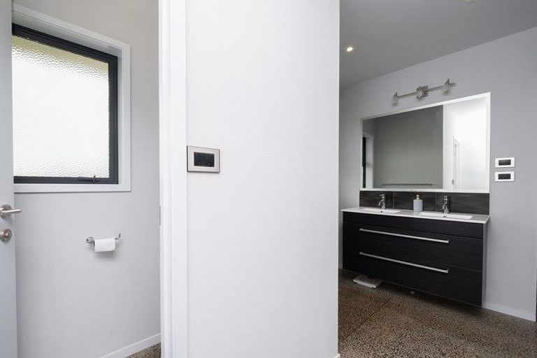 Photo of property in 60 Monmouth Road, Pembroke, Stratford, 4394