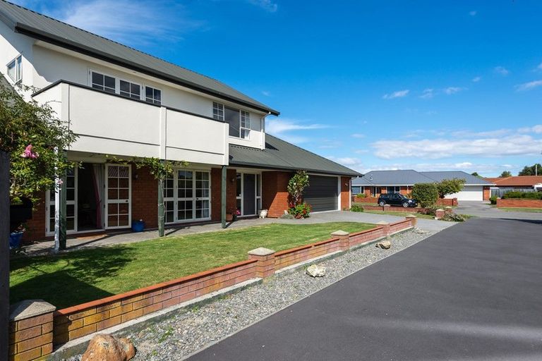 Photo of property in 4 Beauford Place, Parklands, Christchurch, 8083