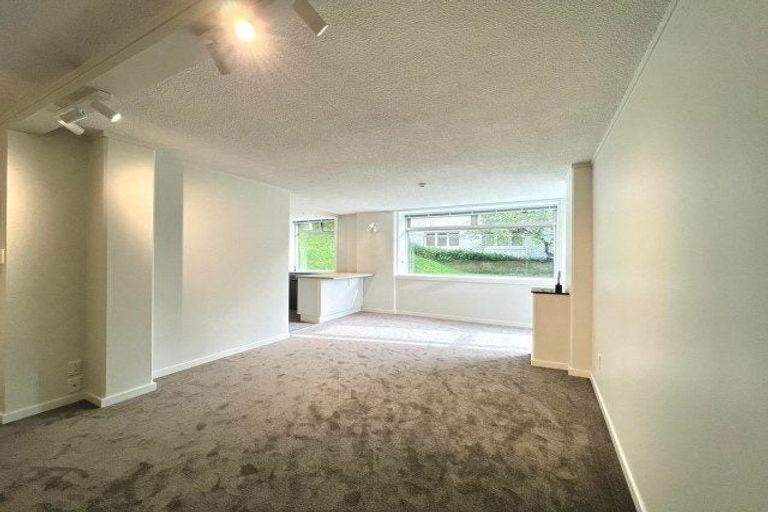 Photo of property in Jerningham Apartments, 20 Oriental Terrace, Oriental Bay, Wellington, 6011