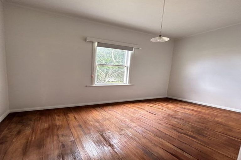 Photo of property in 28 Seddon Street, Levin, 5510