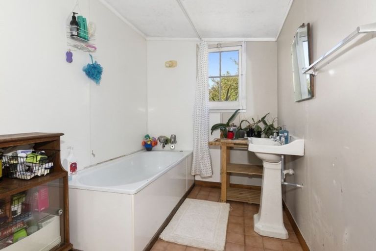 Photo of property in 45 View Road, Hikurangi, 0114