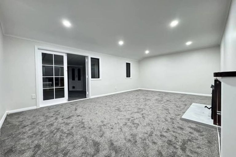 Photo of property in 78 Mcrobbie Road, Kingseat, Papakura, 2580