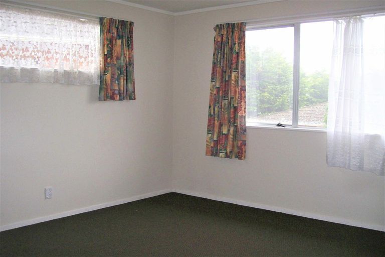 Photo of property in 1/2 Cathie Place, Karori, Wellington, 6012