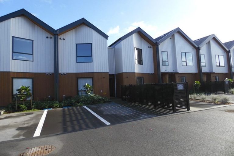 Photo of property in 11/117 Buckley Avenue, Hobsonville, Auckland, 0616