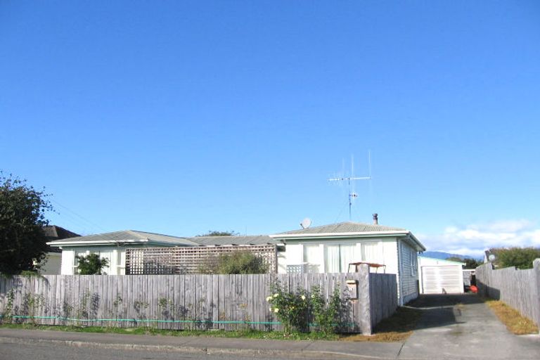 Photo of property in 28 Atmore Avenue, Otaki, 5512