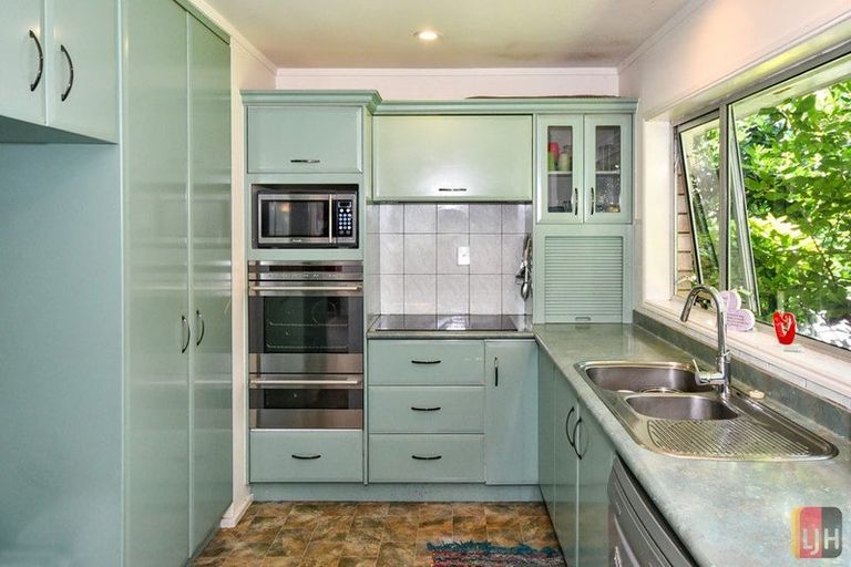 Photo of property in 13 Huber Street, Weymouth, Auckland, 2103