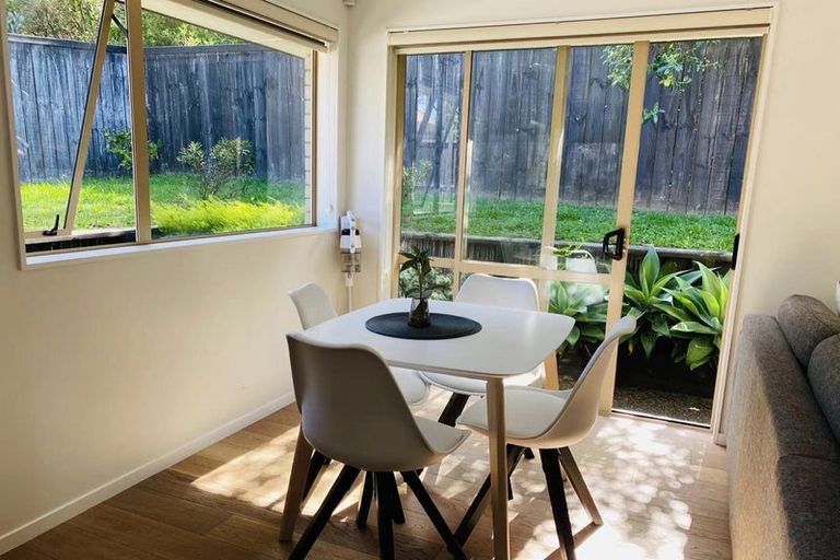 Photo of property in 8 Living Stream Road, Albany Heights, Auckland, 0632