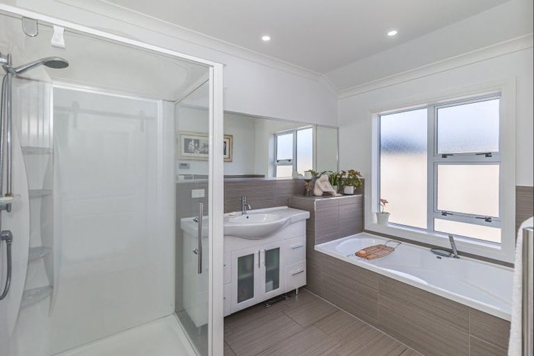 Photo of property in 15 Okarito Avenue, Levin, 5510