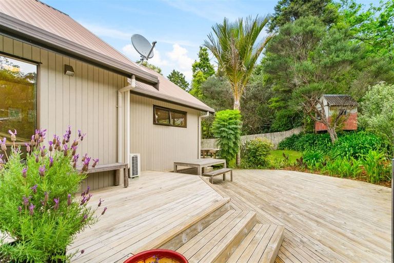 Photo of property in 24 Rimu Road, Oratia, Auckland, 0604