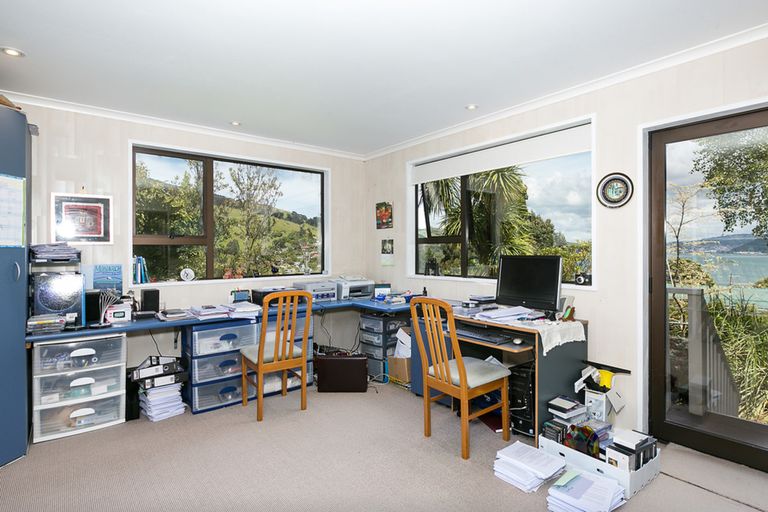 Photo of property in 30 Porterfield Street, Macandrew Bay, Dunedin, 9014