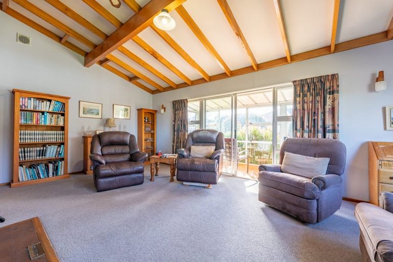 Photo of property in 10 Gorge Road, Waimate, 7924