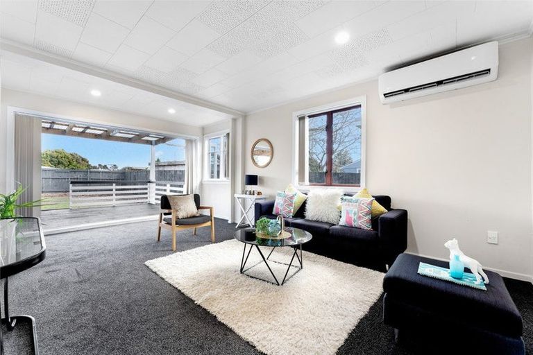 Photo of property in 20 Woodglen Road, Glen Eden, Auckland, 0602