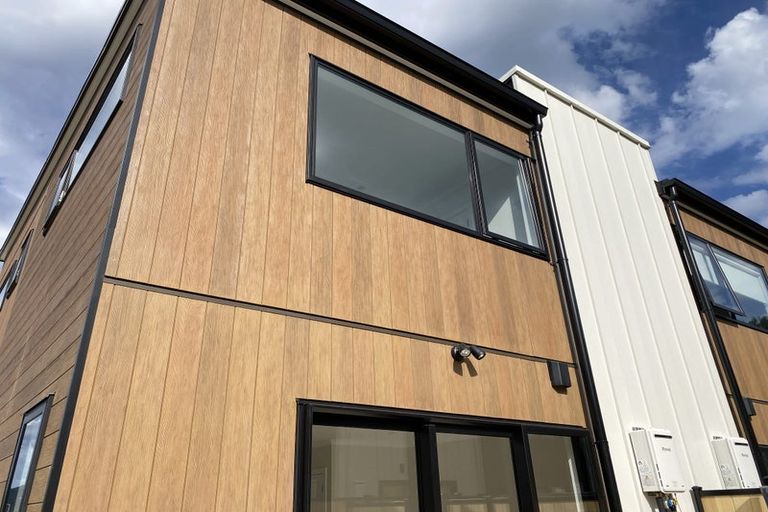 Photo of property in 2 Raeble Walkington Lane, Wallaceville, Upper Hutt, 5018