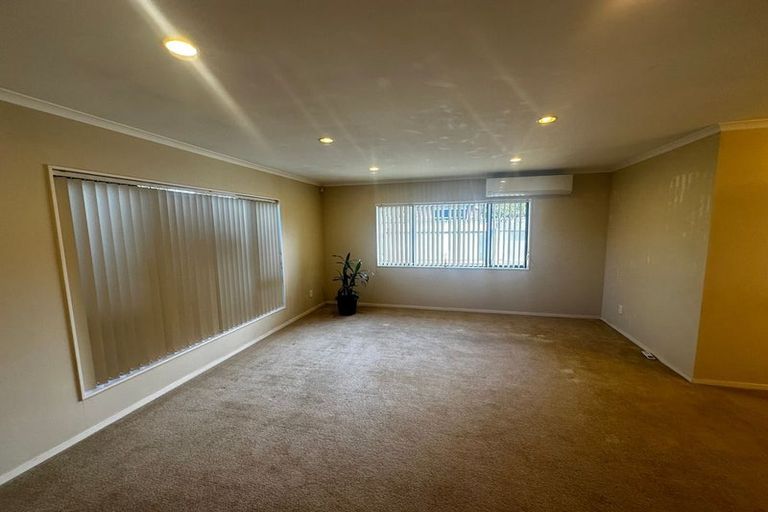 Photo of property in 14 Shankill Place, East Tamaki, Auckland, 2013
