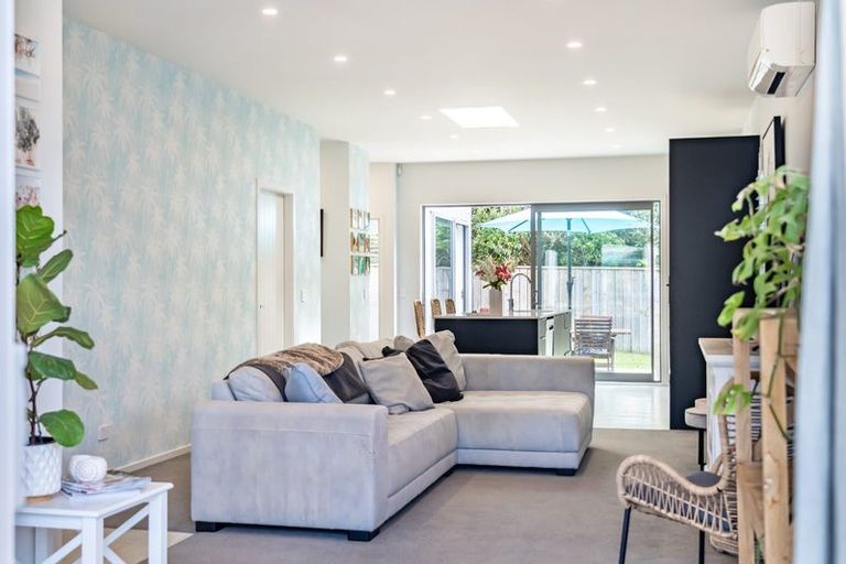 Photo of property in 3d Breakwater Way, Whitby, Porirua, 5024