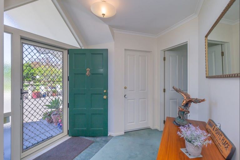 Photo of property in 49a Gordon Place, Levin, 5510