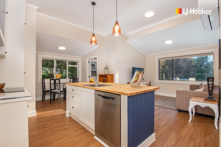 Photo of property in 63 Argyle Street, Mornington, Dunedin, 9011