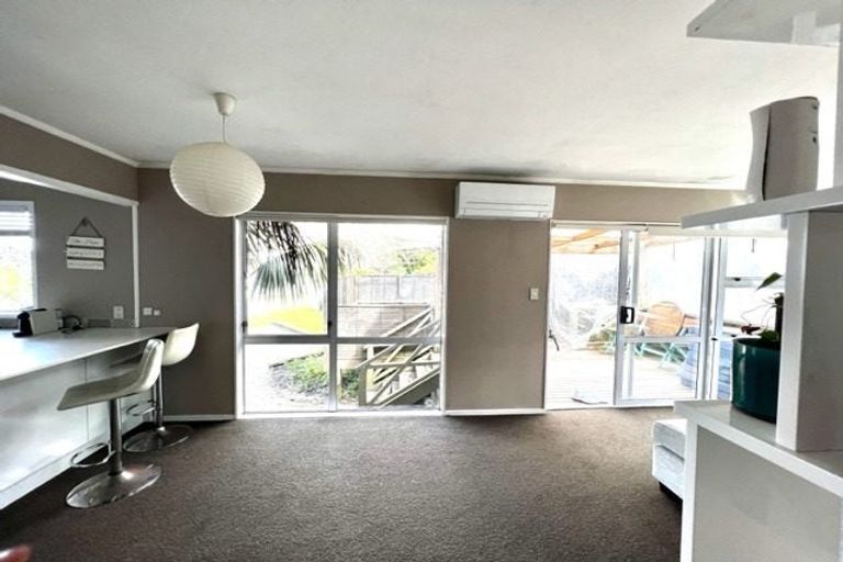 Photo of property in 1/41 Elizabeth Drive, West Harbour, Auckland, 0618