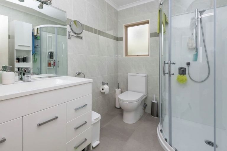 Photo of property in 2/42 Mccahill Views, Botany Downs, Auckland, 2010