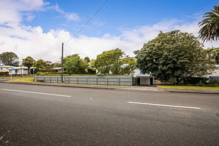 Photo of property in 79 Awanui Street, Merrilands, New Plymouth, 4312