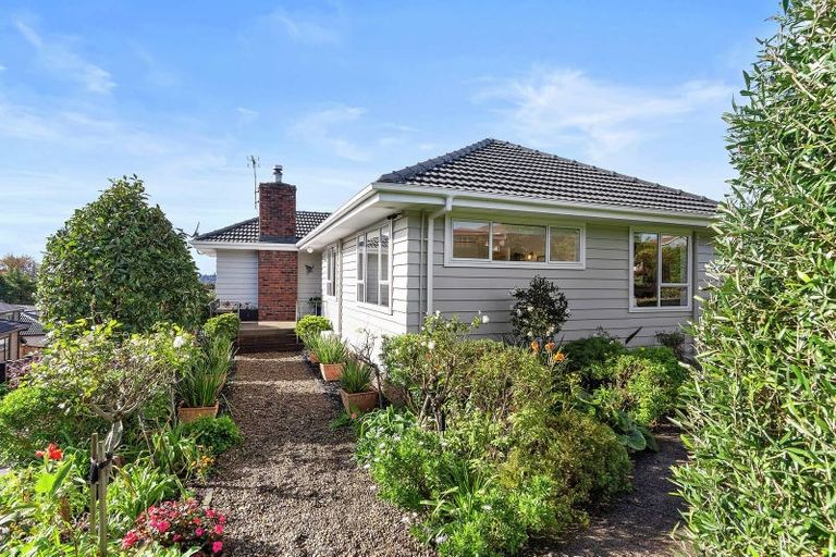 Photo of property in 6 Greenhill Crescent, Pakuranga, Auckland, 2010