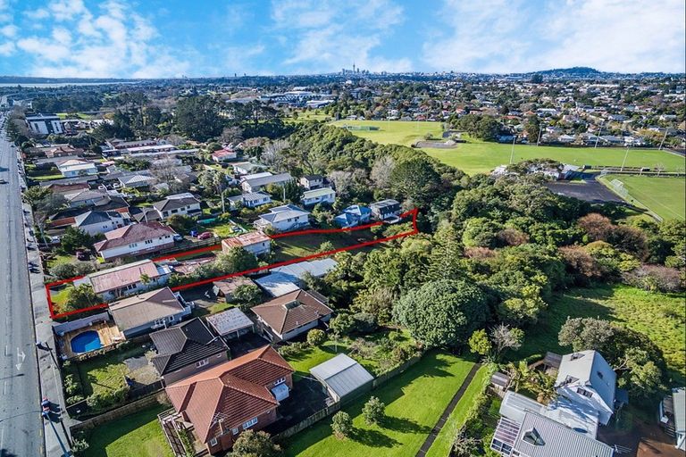 Photo of property in 1608 Great North Road, Waterview, Auckland, 1026