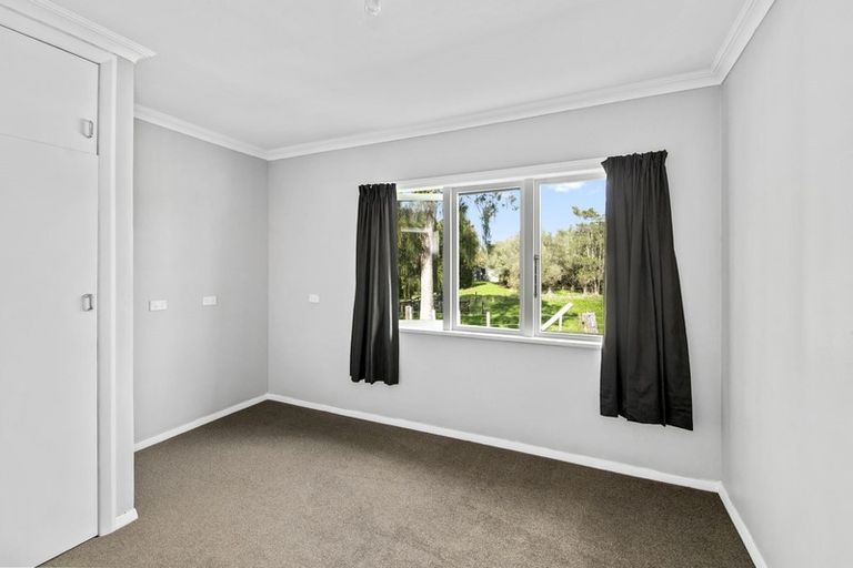 Photo of property in 64 Te Roto Road, Otaki, 5512