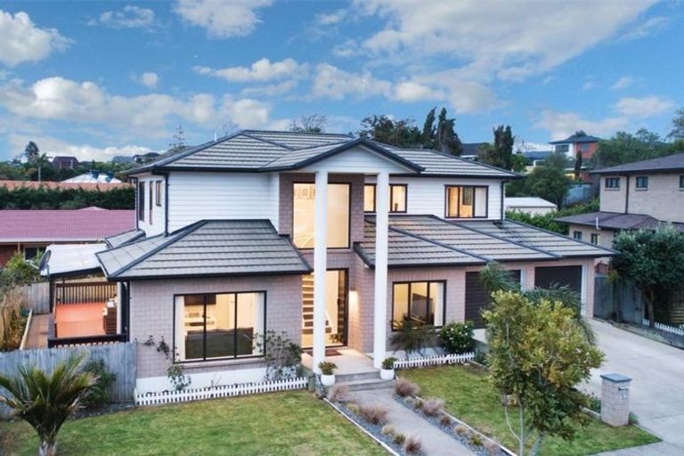 Photo of property in 29 Midhurst Avenue, Henderson, Auckland, 0612