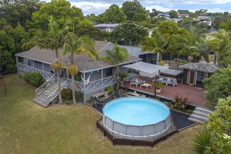 Photo of property in 61 Brian Crescent, Stanmore Bay, Whangaparaoa, 0932