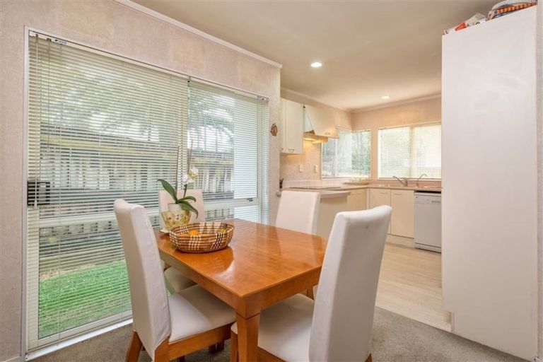 Photo of property in 2/5 Juvena Place, Clover Park, Auckland, 2019