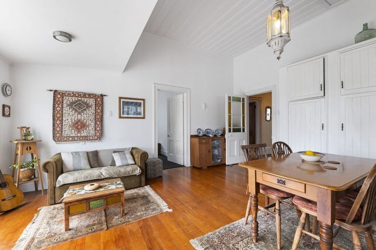 Photo of property in 132 Tukapa Street, Westown, New Plymouth, 4310