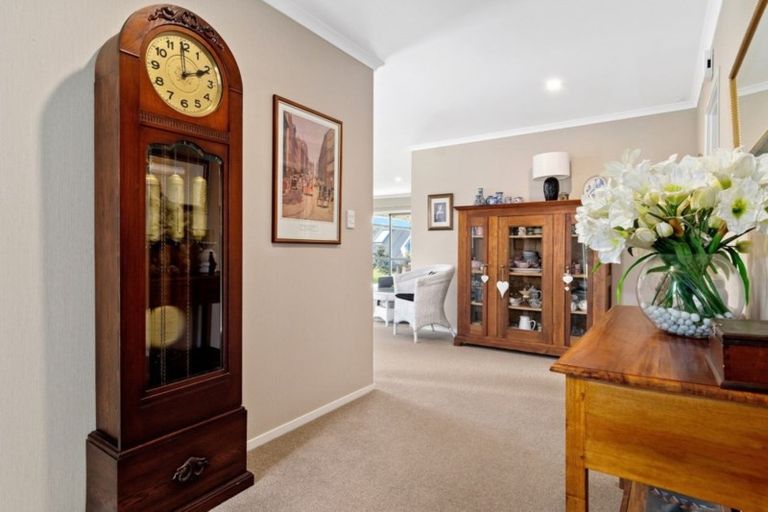 Photo of property in 15 Parkland Rise, Omokoroa, 3114