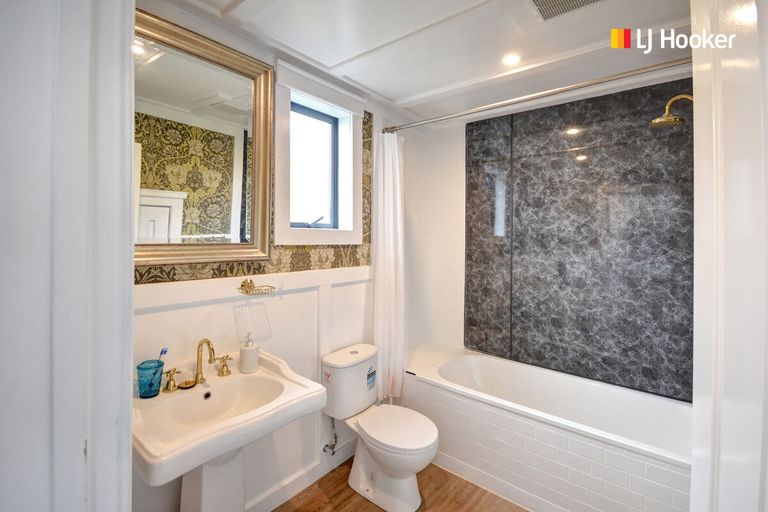 Photo of property in 2 Waireka Street, Ravensbourne, Dunedin, 9022