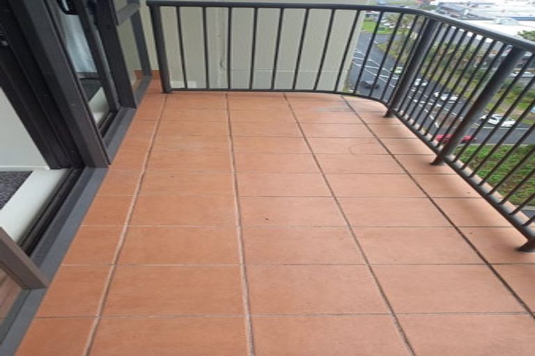 Photo of property in The Rennaissance, 5j/18 Ronwood Avenue, Manukau, Auckland, 2104