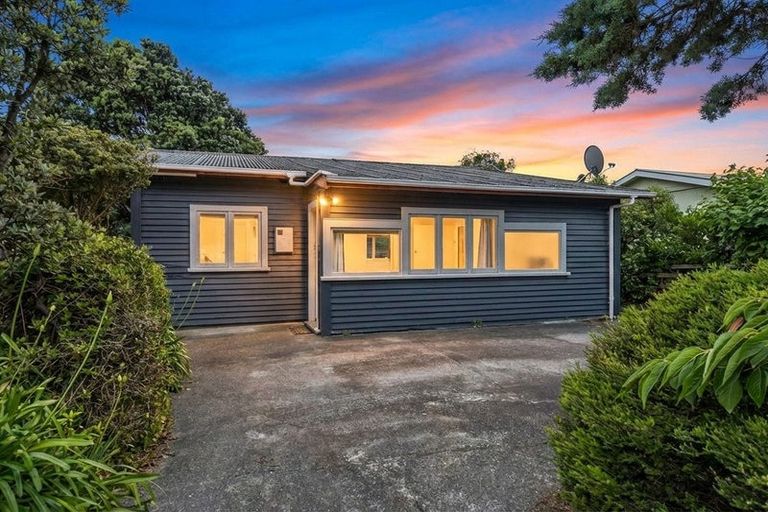 Photo of property in 52 Main Road, Titahi Bay, Porirua, 5022