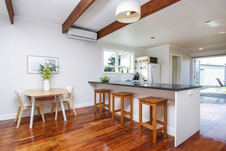 Photo of property in 2/3 Copley Street, New Lynn, Auckland, 0600