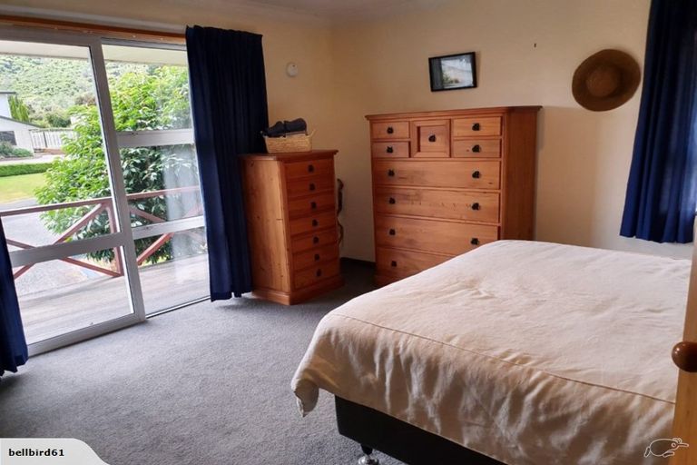 Photo of property in 12 Matai Place, Waikawa, Picton, 7220