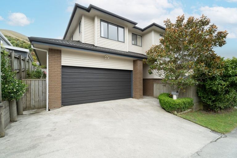 Photo of property in 6 Erlestoke Crescent, Churton Park, Wellington, 6037