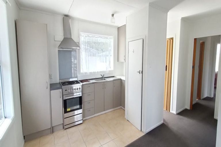 Photo of property in 5 Cypress Drive, Maungaraki, Lower Hutt, 5010