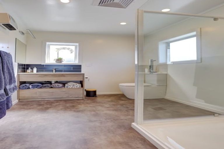 Photo of property in 8 Nukumaru Parade, Waiinu Beach, Whanganui, 4588