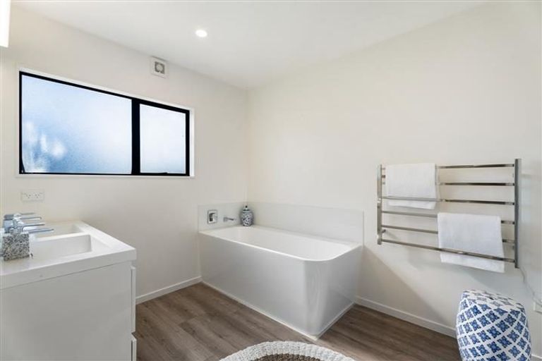 Photo of property in 2b Tokomaru Street, Orakei, Auckland, 1071