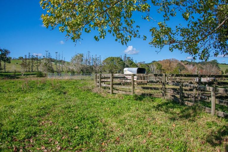 Photo of property in 174 Stoney Creek Road, Kaukapakapa, 0873