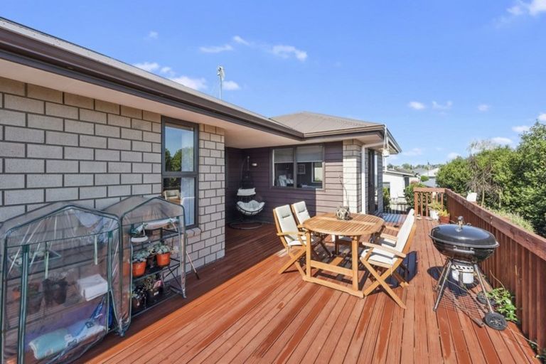 Photo of property in 8 Cleeve Close, Huntington, Hamilton, 3210