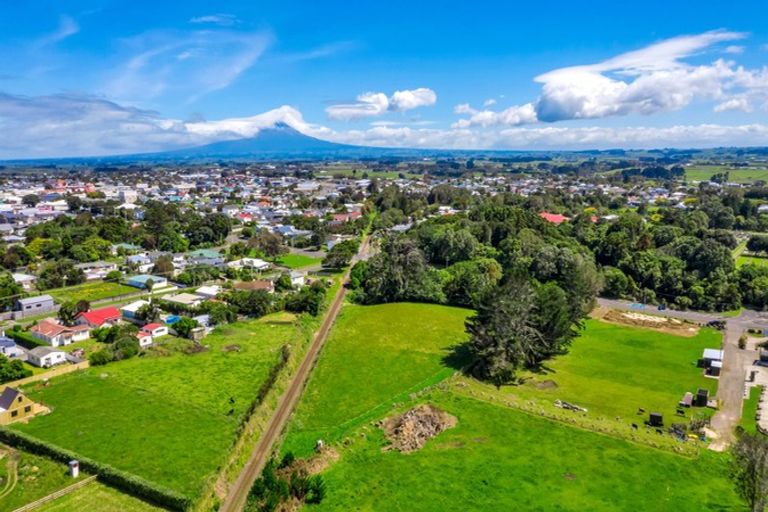 Photo of property in 1 High Road, Hawera, 4610